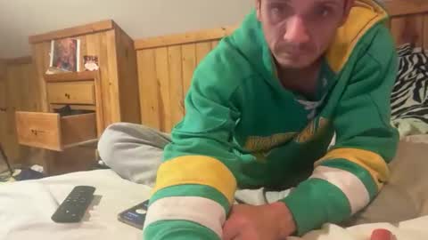 Snapshot of bennymn chatting on 01-17-26, 07:13 benny and innocentvixon online show from 01-17-26, 07:13