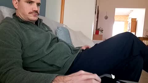 Snapshot of benoitgmx12 chatting on 11-27-25, 08:49 benoitgmx12 online show from 11-27-25, 08:49