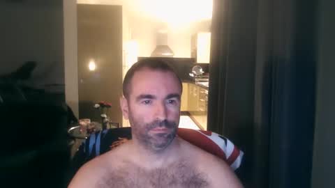 Snapshot of bensince1984_ chatting on 01-17-26, 01:21 Ben online show from 01-17-26, 01:21