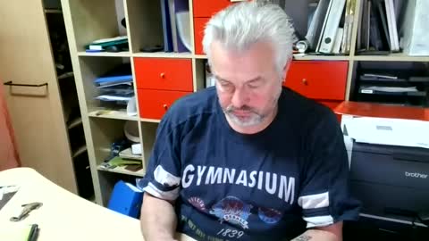 Snapshot of berg_boy chatting on 01-10-25, 02:13 Martin online show from 01-10-25, 02:13