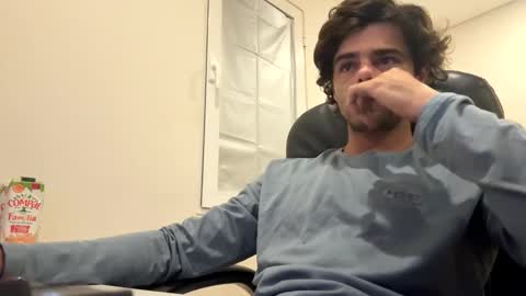 Snapshot of berltex chatting on 11-08-25, 01:17 Berltex online show from 11-08-25, 01:17