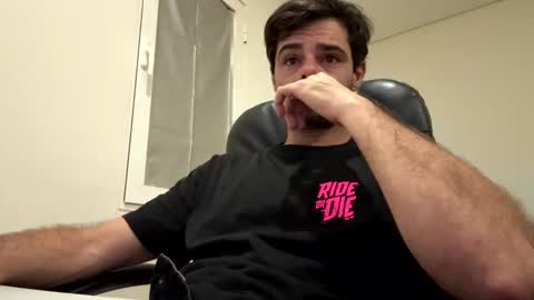 Snapshot of berltex chatting on 11-29-25, 01:41 Berltex online show from 11-29-25, 01:41