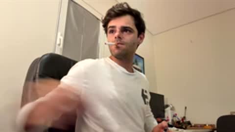 Snapshot of berltex chatting on 12-05-25, 12:19 Berltex online show from 12-05-25, 12:19