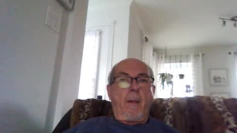 Snapshot of bernard1102 chatting on 10-20-25, 06:08 bernard1102 online show from 10-20-25, 06:08