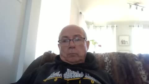 bernard1102 online show from 02-10-26, 02:43