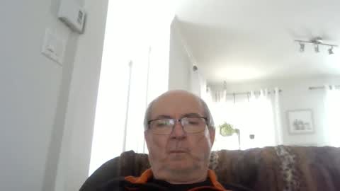 bernard1102 online show from 04-05-26, 07:44