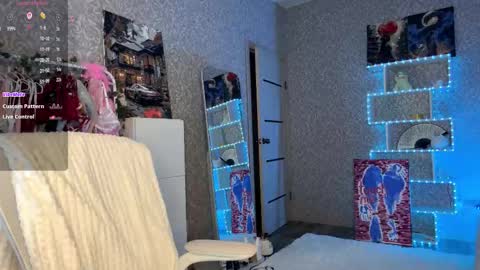 Snapshot of berry_buns chatting on 11-20-25, 05:18 Sofia online show from 11-20-25, 05:18