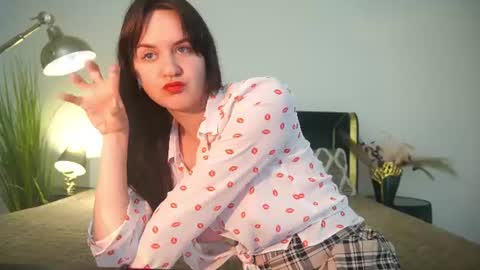 Violette online show from 07-05-26, 04:19
