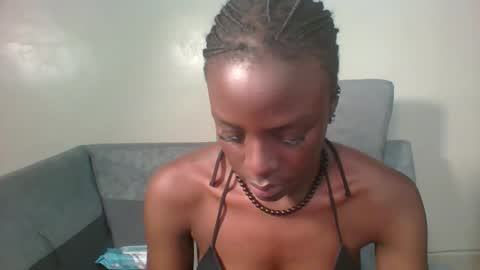 Snapshot of berryjuicey chatting on 10-29-25, 06:15 Juicey online show from 10-29-25, 06:15