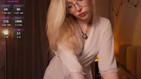 Snapshot of berrylush chatting on 06-12-26, 02:05 Katte online show from 06-12-26, 02:05