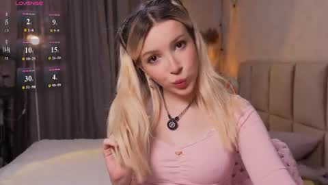 Snapshot of berrylush chatting on 06-29-26, 01:11 Katte online show from 06-29-26, 01:11