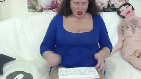 Snapshot of berryshickx chatting on 01-19-25, 12:17 BerryShickX online show from 01-19-25, 12:17