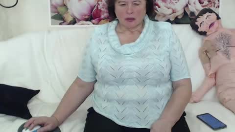 Snapshot of berryshickx chatting on 02-13-25, 12:00 BerryShickX online show from 02-13-25, 12:00