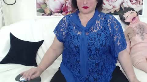 Snapshot of berryshickx chatting on 02-15-25, 08:22 BerryShickX online show from 02-15-25, 08:22