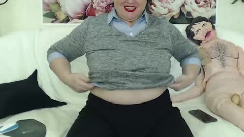 Snapshot of berryshickx chatting on 02-17-25, 08:52 BerryShickX online show from 02-17-25, 08:52