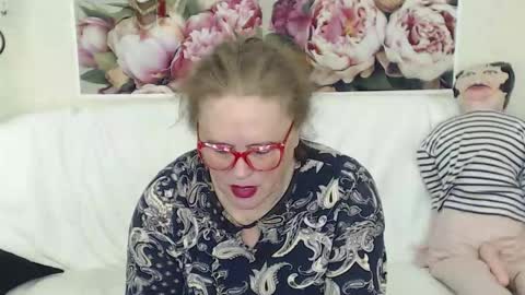 Snapshot of berryshickx chatting on 11-06-25, 07:42 BerryShickX online show from 11-06-25, 07:42