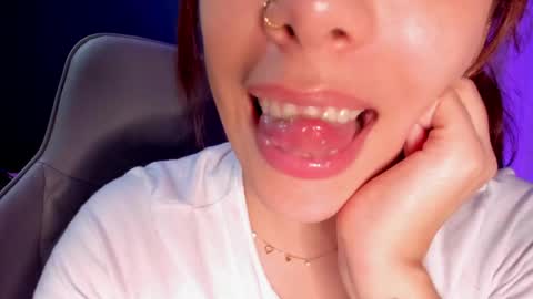 Snapshot of berryxbaby chatting on 06-10-26, 06:12 Inanna online show from 06-10-26, 06:12