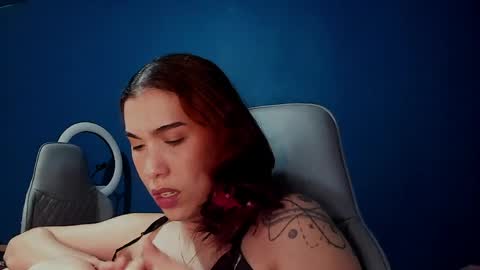 Snapshot of berryxberry chatting on 04-24-26, 01:30 berryxbaby online show from 04-24-26, 01:30