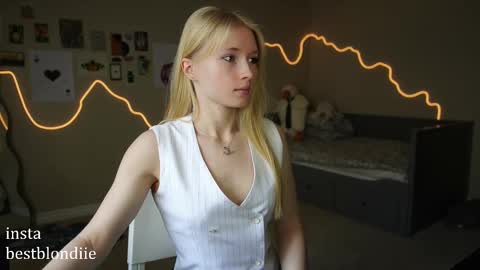 Chloe Next stream on Friday online show from 03-03-25, 05:50