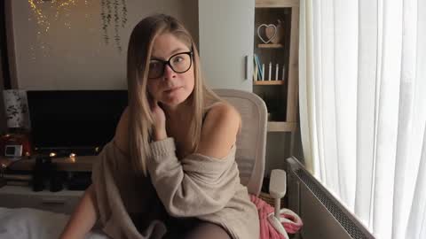 Vicky   online show from 03-19-26, 08:07