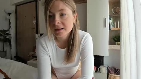 Vicky   online show from 05-19-26, 09:37