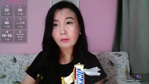 Snapshot of bet_lu chatting on 10-17-25, 01:31 Bet Lu online show from 10-17-25, 01:31