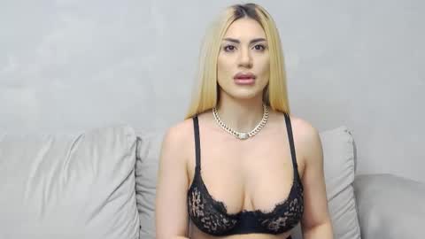 Snapshot of bethierusse chatting on 02-16-25, 11:37 bethierusse online show from 02-16-25, 11:37