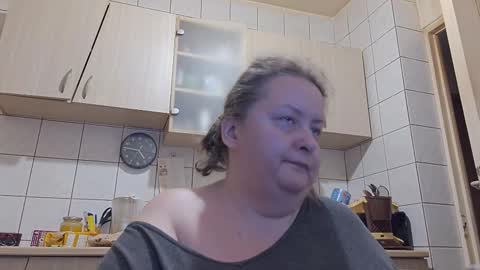 bethnorth online show from 12-19-25, 02:40