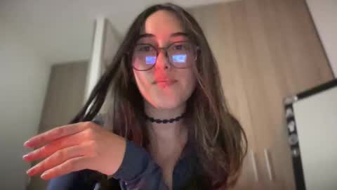 Snapshot of betsabe_butlers_ chatting on 05-21-26, 03:24 Automatic Espresso Coffee Maker50000tkns left online show from 05-21-26, 03:24
