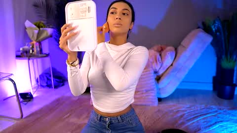 Snapshot of betsygonzale chatting on 09-26-25, 04:05 Betty online show from 09-26-25, 04:05