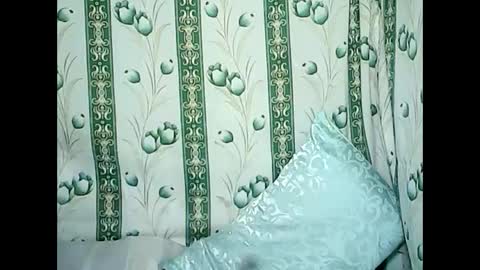 Snapshot of betty_83 chatting on 01-11-25, 03:31 betty_83 online show from 01-11-25, 03:31