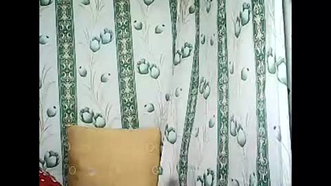 Snapshot of betty_83 chatting on 02-04-25, 10:21 betty_83 online show from 02-04-25, 10:21