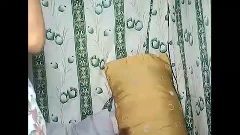 Snapshot of betty_83 chatting on 02-11-25, 10:39 betty_83 online show from 02-11-25, 10:39