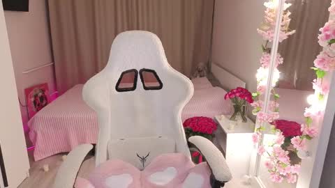 Snapshot of betty__davvis chatting on 10-25-25, 02:24 Betty online show from 10-25-25, 02:24