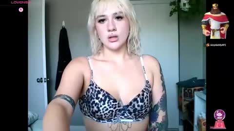 Snapshot of bettybadnews chatting on 06-09-26, 05:35 bettybadnews online show from 06-09-26, 05:35