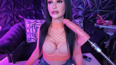 Snapshot of bettybishop chatting on 06-15-26, 12:13 NatashaxoBangs online show from 06-15-26, 12:13