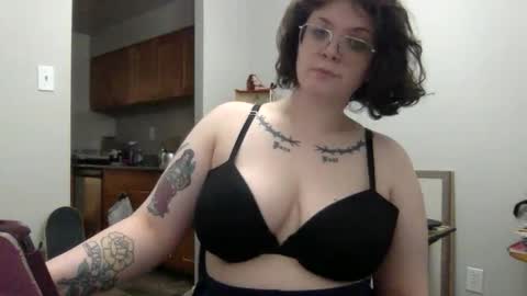 Snapshot of bettycake666 chatting on 10-24-25, 02:41 Betty Cake online show from 10-24-25, 02:41