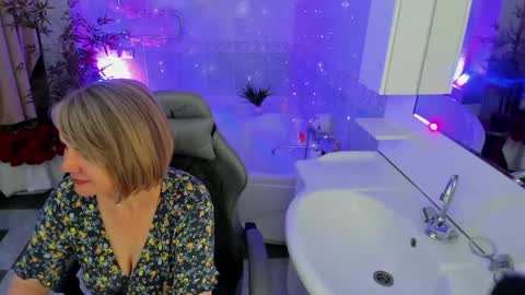 Snapshot of bettygibsonn chatting on 04-14-26, 08:20 Betty online show from 04-14-26, 08:20