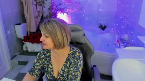 Snapshot of bettygibsonn chatting on 04-16-26, 08:15 Betty online show from 04-16-26, 08:15