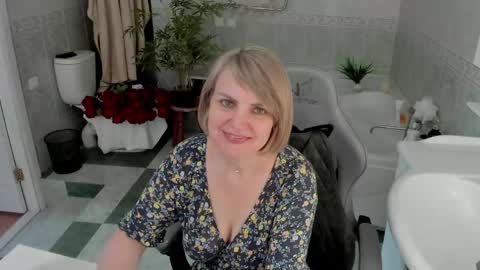 Snapshot of bettygibsonn chatting on 04-23-26, 05:30 Betty online show from 04-23-26, 05:30