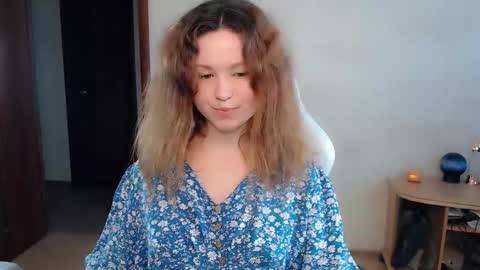 Snapshot of bettystar_ chatting on 09-19-25, 02:07 Betty online show from 09-19-25, 02:07