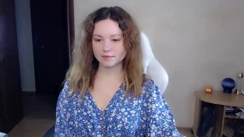 Snapshot of bettystar_ chatting on 09-25-25, 09:29 Betty online show from 09-25-25, 09:29