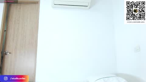 Snapshot of beuty_goddes777 chatting on 11-08-25, 12:05 Nicolle Aviles online show from 11-08-25, 12:05