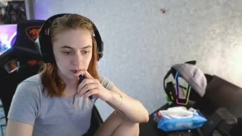 Snapshot of beverly_yay chatting on 04-23-26, 10:14 beverly_yay online show from 04-23-26, 10:14