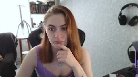 Snapshot of beverly_yay chatting on 05-04-26, 11:06 beverly_yay online show from 05-04-26, 11:06