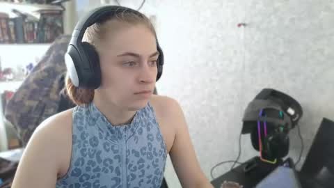 Snapshot of beverly_yay chatting on 06-02-26, 06:48 beverly_yay online show from 06-02-26, 06:48