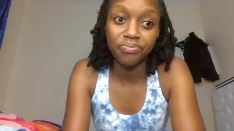 Snapshot of beverlyne5 chatting on 06-15-26, 02:52 beverly online show from 06-15-26, 02:52