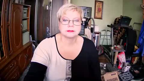 Snapshot of beverlyqcynia chatting on 10-05-25, 10:13 BeverlyQCynia online show from 10-05-25, 10:13