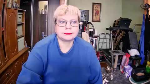 Snapshot of beverlyqcynia chatting on 11-01-25, 12:18 BeverlyQCynia online show from 11-01-25, 12:18