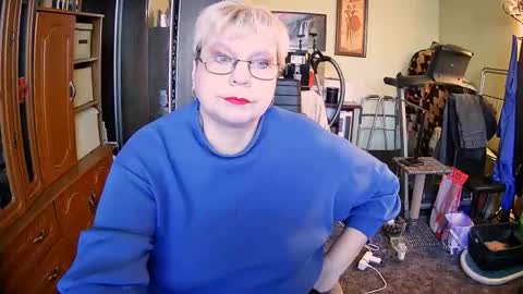 Snapshot of beverlyqcynia chatting on 11-02-25, 01:02 BeverlyQCynia online show from 11-02-25, 01:02